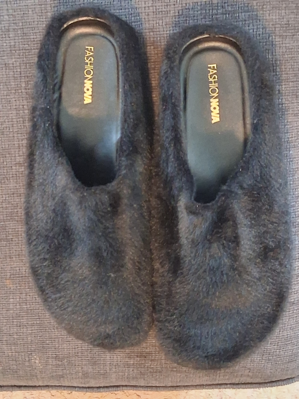 BARELY USED- BLACK SLIDES/SLIPPERS